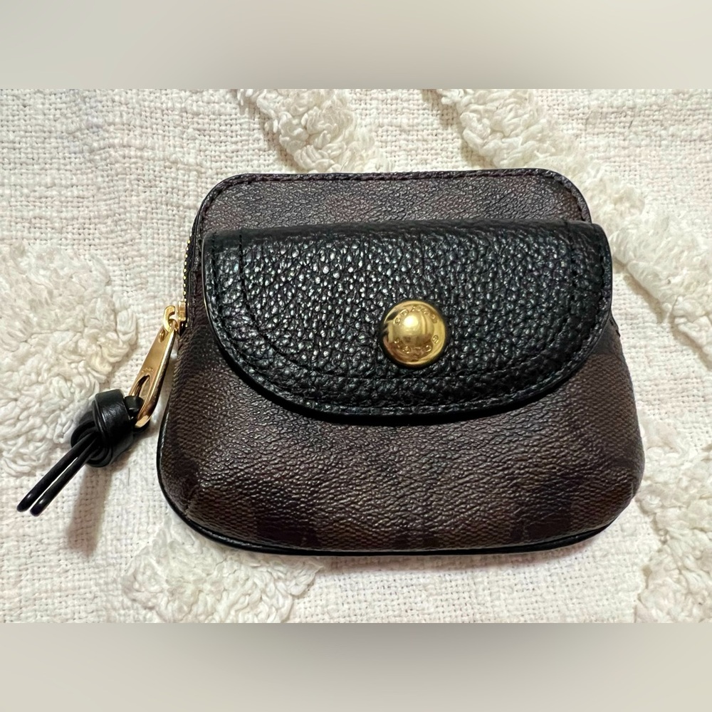 Coach Pennie coin case in signature canvas preloved Like New